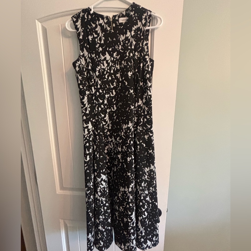 Calvin Klein Sleeveless Black & White Floral Midi Dress